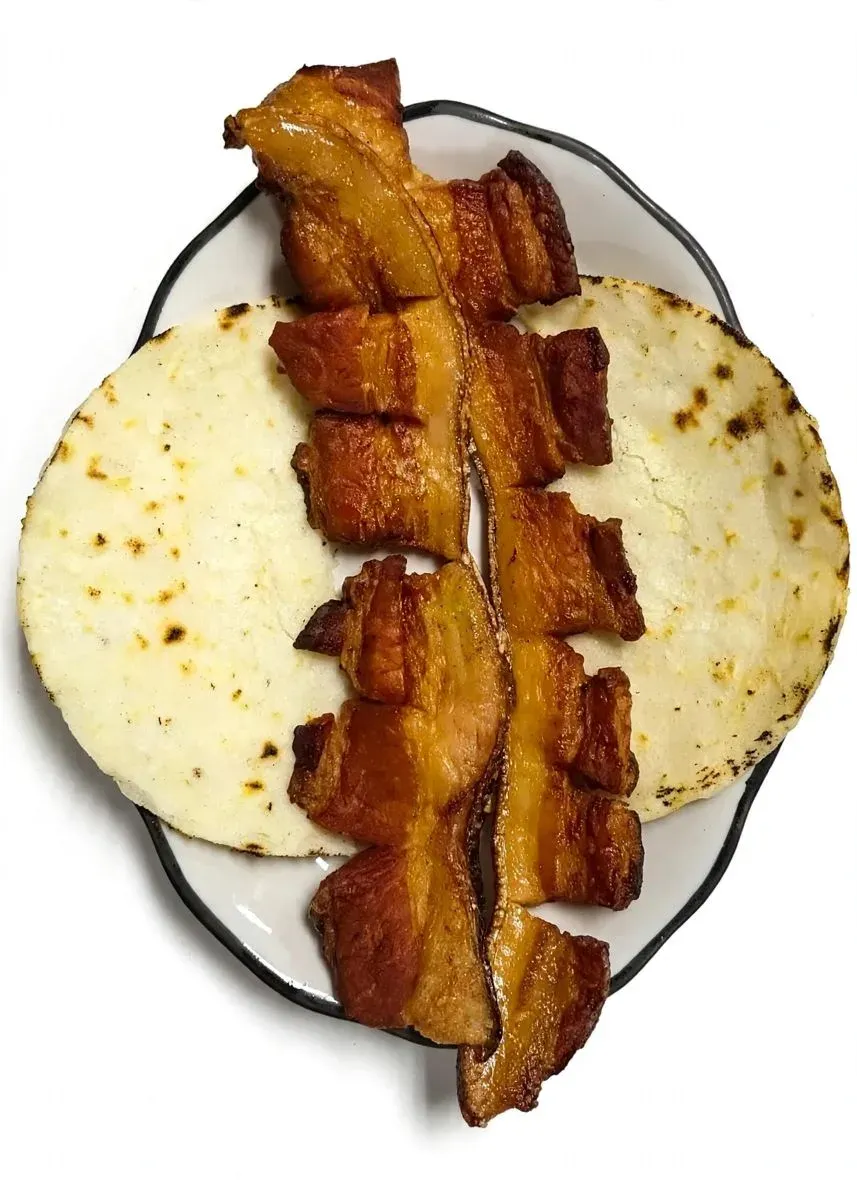 Chicharrón con Arepa