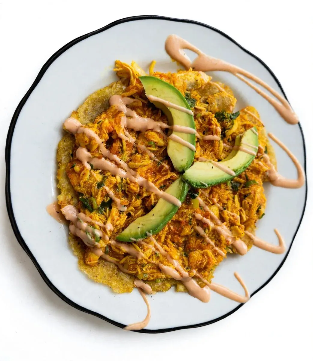 Patacón con pollo